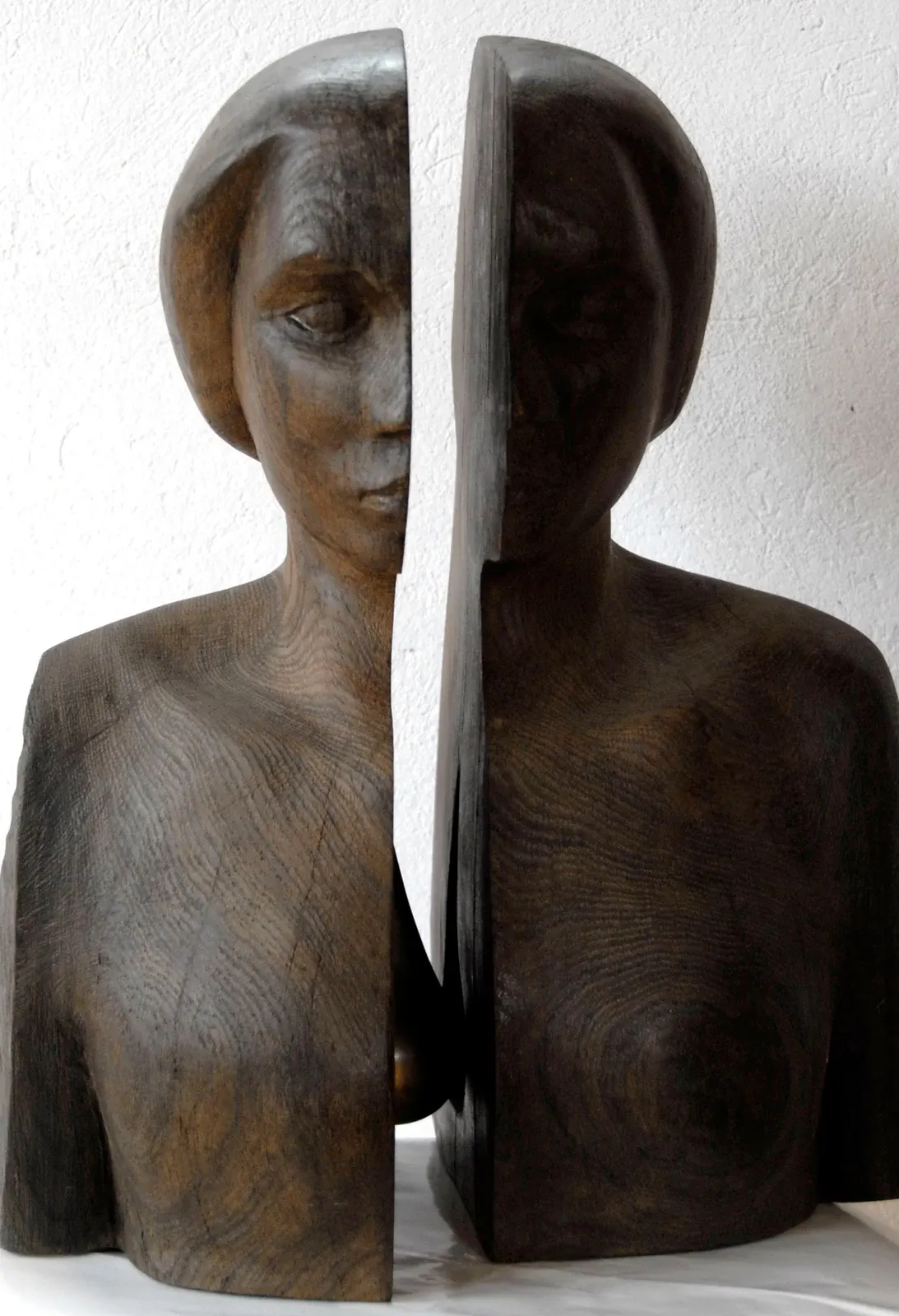 «Nadzieja» (1999), rovere nero — opera di Antonina Wysocka-Jonczak