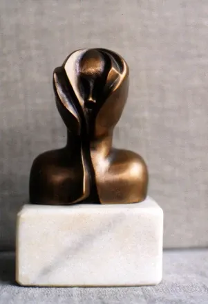 «Z cyklu Subiektywny» (1980), bronzo — opera di Antonina Wysocka-Jonczak