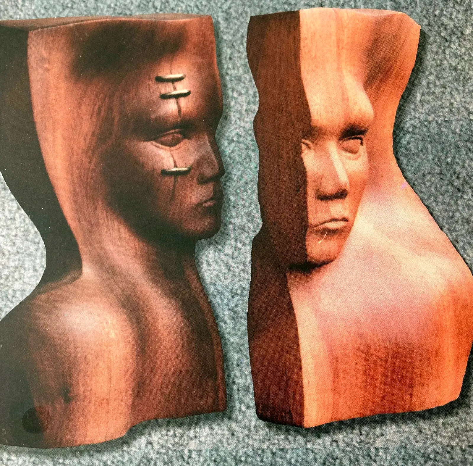 «Kolejne odbicia» (1989), mogano — opera di Antonina Wysocka-Jonczak